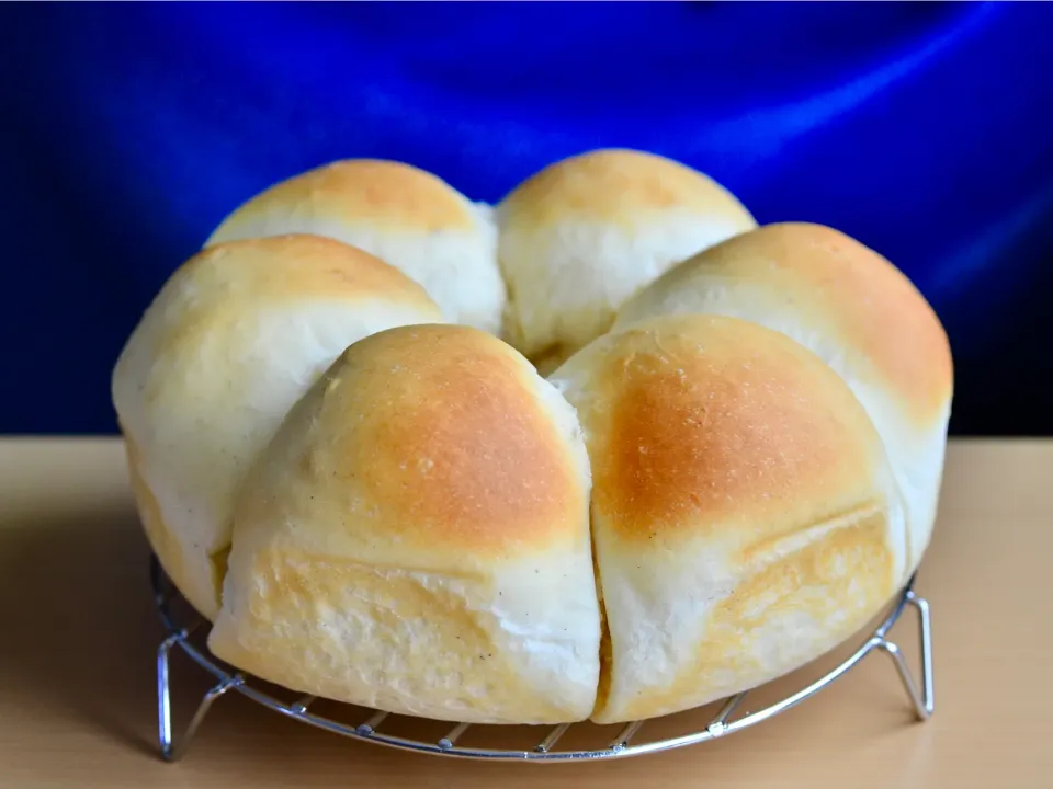 キャラメルシナモンシュガー入りちぎりパン|Yasuo  Watanabeさん