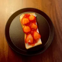 いちごトースト|にゃふてんさん