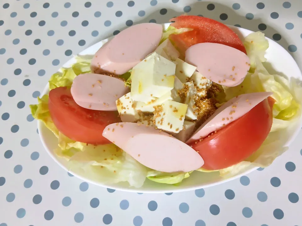 無性に食べたくなった豆腐サラダとごろっとさつま芋のみそ汁( *´艸)|ぽんすけさん