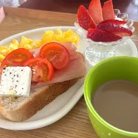 オープンサンドで朝ごはん|mokoさん