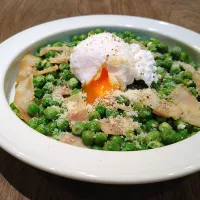 グリーンピースのホットサラダ