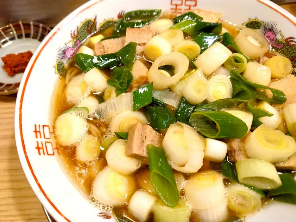 【2/15まで限定】
【食べログ百名店 ラーメン TOKYO 2019~2025 選出店】
煮干そば 流。 
煮干チチブ醤油 (練辛子大蒜別添、1,350円)
@十条1分 
26036
〈醤20塩8噌󠄀2タ2出1F1冷0チ1混1つ0〉|大脇さん