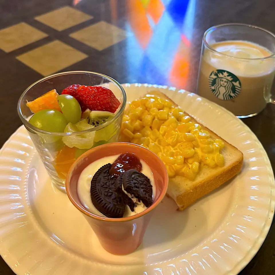 オレオと苺ジャムのヨーグルト|かっちゃん杉さん