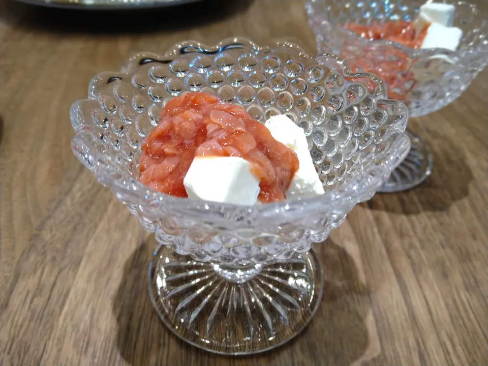 クリームチーズの酒盗掛け|古尾谷りかこさん