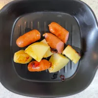 ペペロンチーノ風ソーセージポテト|あきたまさん