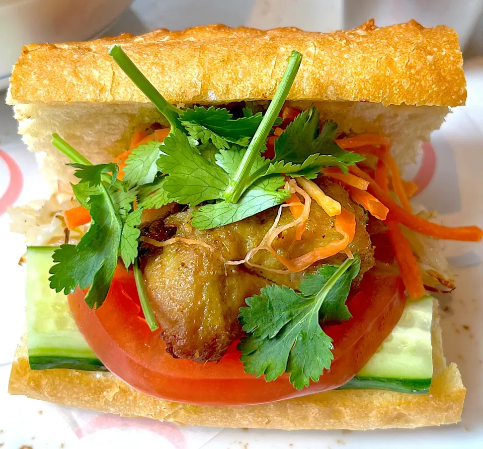 Lemongrass Chicken Banh Mi チキンパインミー|ゆうじ.さん