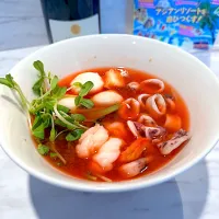 เยย็นตาโฟเกาเหลาทะเล|sirakorn owadaさん