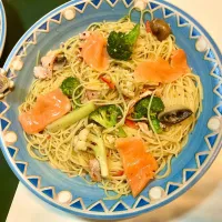 サーモンとブロッコリーとカリフラワーとマッシュのペペロンチーノ|Takeshi  Nagakiさん