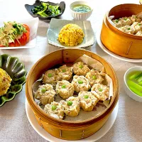 鶏と豚の焼売、納豆炒飯、棒棒鶏