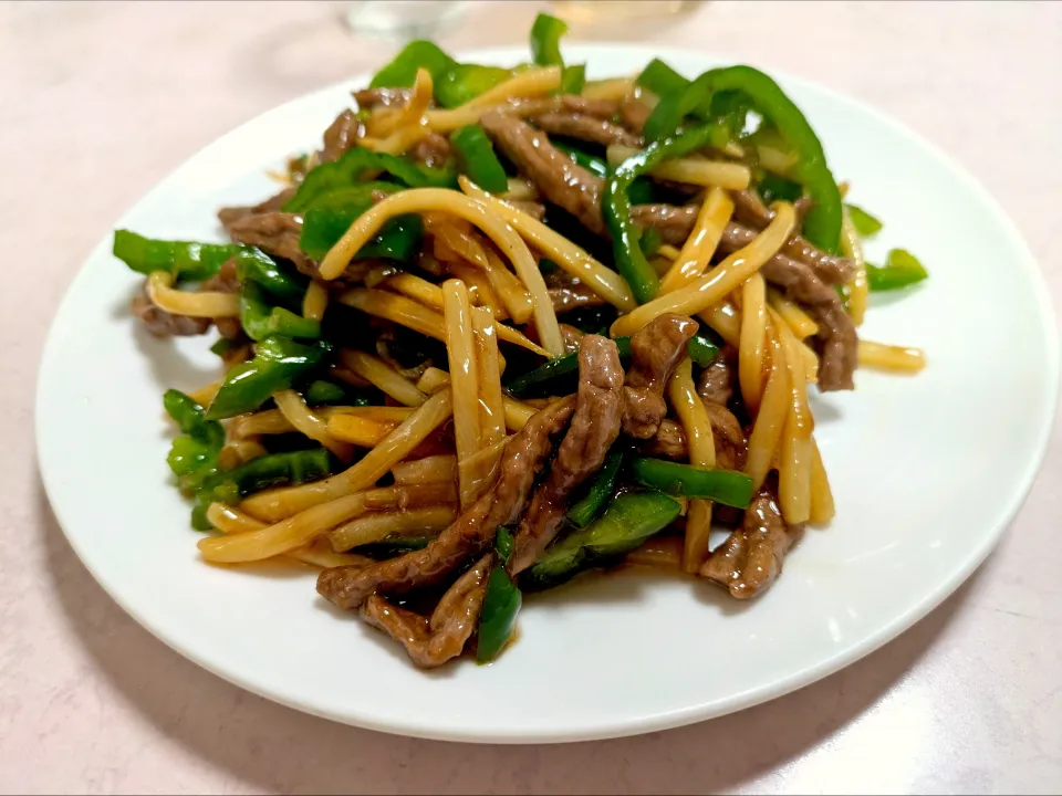 近所の町中華で青椒肉絲😋|jpsさん