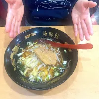 醤油刀削麺（海鮮館）|はやとさん