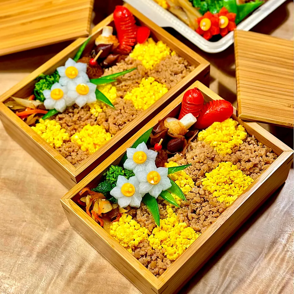 鶏そぼろ丼弁当|1480_kojiさん