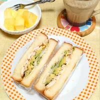 チキンとアボカドのわさびマヨサンド|うたかた。さん