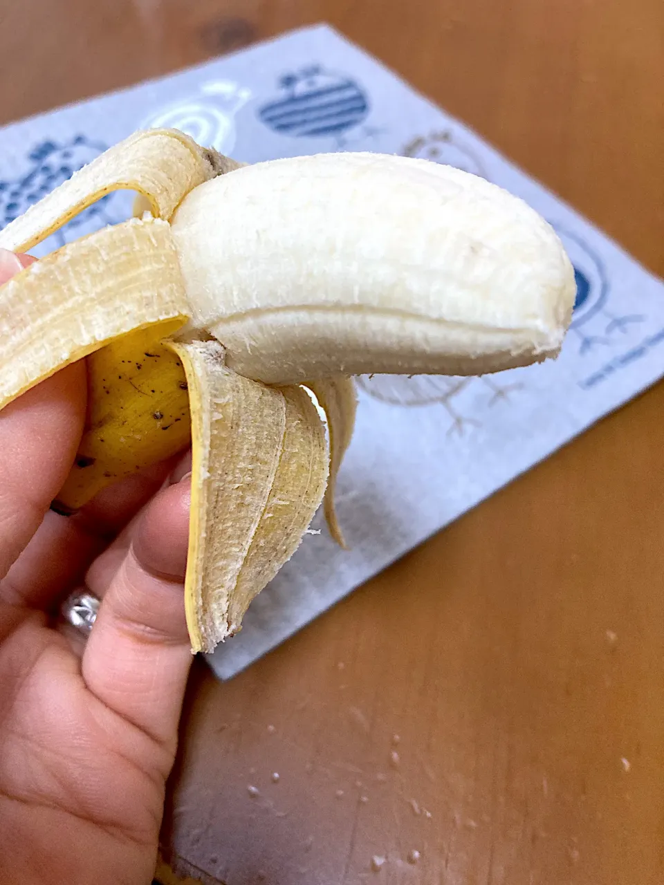 島バナナ。皮がめっちゃ薄い〜！！しっとり、優しいお味💓おいしぃ|さくたえさん