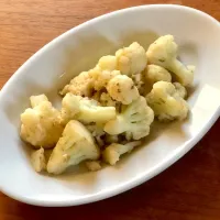 カリフラワーのアンチョビガーリック炒め|マユマユさん