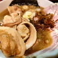 【TRYラーメン大賞2025-2026 
名店 塩部門16位/MIX部門6位】
【食べログ ラーメン TOKYO 
百名店 2021~2025 選出】 
一条流がんこラーメン総本家 
分家 四谷荒木町
純正スープの100ラーメン
 (1順目ver、1,200円) 
―麺半分 (通常200g)
＋つけ玉 (がんこ/覆麺智/花木
共通メンバーカード提示で無料)
@四谷三丁目4分 
(JR新宿駅から徒歩25分)
22037
〈醤20塩8噌󠄀2タ2出2F1冷0チ1混1つ0〉
|大脇さん