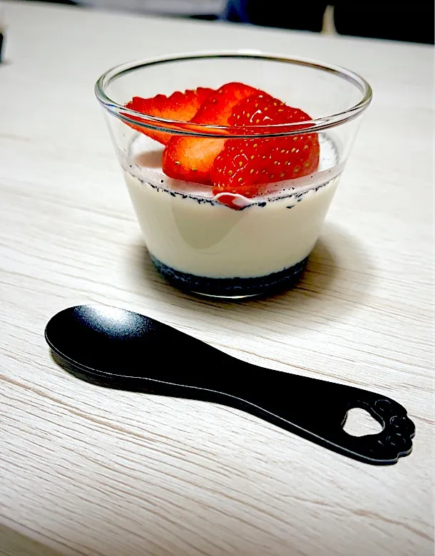 黒ごまプリン|もっさんさん