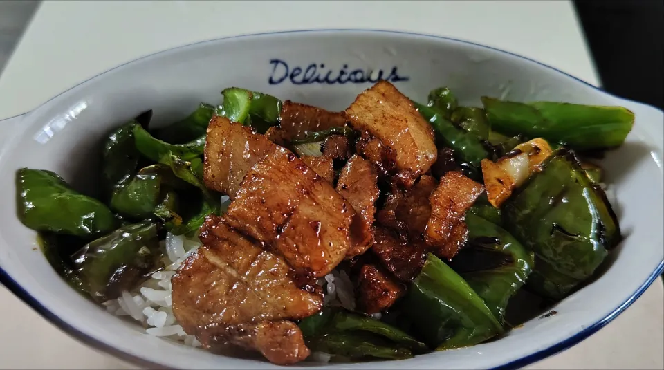 Stirfry garlic pork belly + Screw peppers with steamed rice 😋😍|🍒lynnlicious🍒さん