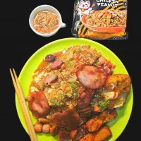 🇯🇵Instant Noodles Yakisoba ,fried fish,sausages,bacon,smoked pork belly,eggs,cabbage,chili,eggs,kimchy🇯🇵