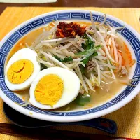 もやしたっぷり味噌ラーメン🍜|akkoさん