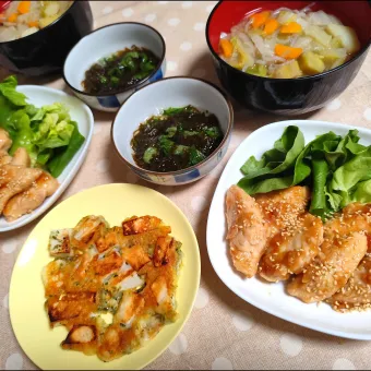 Snapdishの人気料理写真:rikakoさんの定食風(具沢山味噌汁も)参考に作りました!夜ごはん