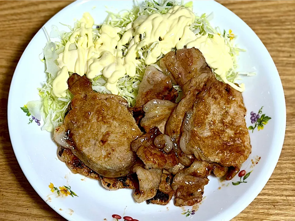 ☆豚の生姜焼き ☆サラダ|まぁたんさん