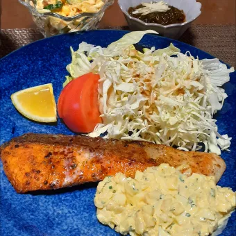 Snapdishの人気料理写真:サーモンムニエル✨