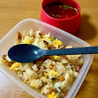 30余年ぶりの早弁(笑) 〜炒飯&パクチースープ〜|deekay71さん