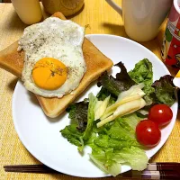 目玉焼きトースト|akkoさん