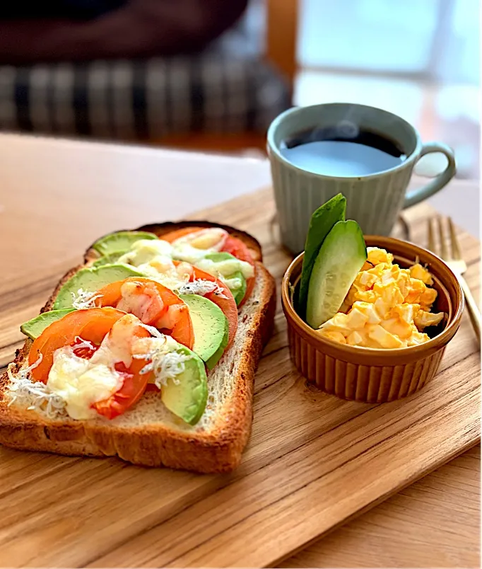 雨降りの朝のライ麦トースト|kaeさん