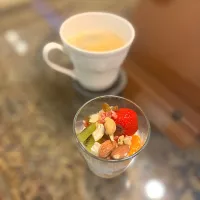 朝ごはんヨーグルト|かっちゃん杉さん