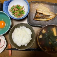 昼食　イワシ干物焼き納豆定食|ATさん