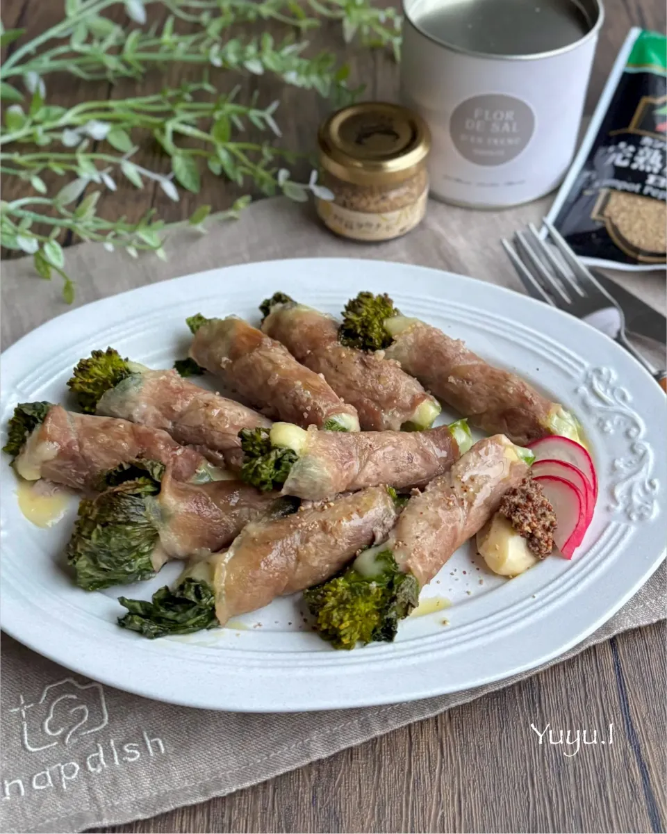 菜の花とチーズの肉巻き|ゆーこどんさん