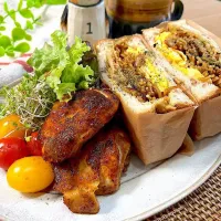 焼きそばサンド&タンドリーチキン🍗|ラゴさん。さん