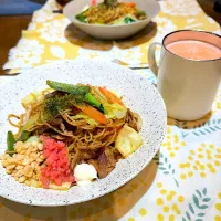 野菜たっぷり焼きそばと柚子ジャム入り人参ジュース| kaoriさん