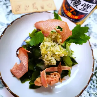 Snapdishの人気料理写真:🔷自家製ねぎ塩だれでいただく旬の生わかめ🔷