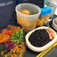 ウチらのLunch ❤️お願い晴れて🌞近頃日光不足なのょ