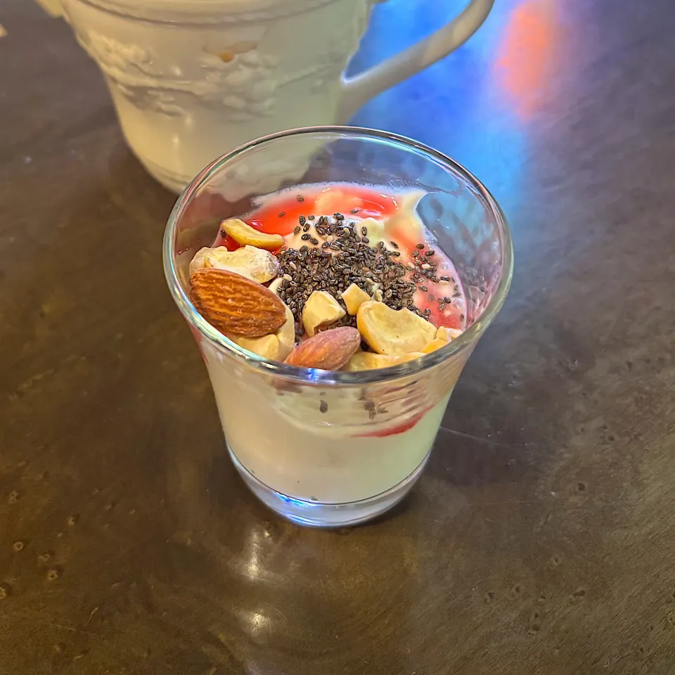 朝ごはんヨーグルト|かっちゃん杉さん