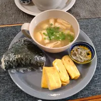 玄米ツナマヨおむすび　朝ごはん|みりさん