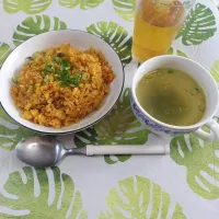 今日も作ってもらいました😊息子作キムチチャーハン手作りスープ付き✨|rikako♪。.:＊さん