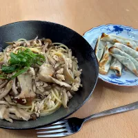 豚ひき肉とキノコの和風パスタ&ブリトー風🥟|G0MAさん