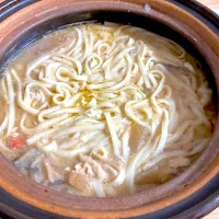 鶏団子と根菜のうま味噌鍋の〆うどん。|くろーぶやんさん