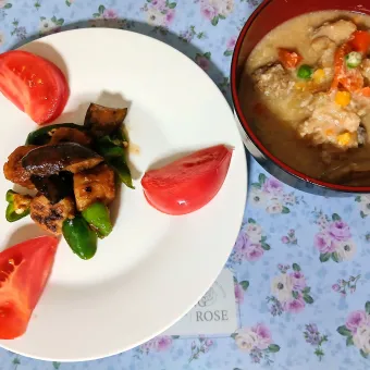 Snapdishの人気料理写真:レンチン焼売のなす味噌風とアルモンデ粕汁( *´艸)