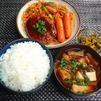 ハンバーグ付きナポリタン定食でムスコの置きランチ|からあげビールさん