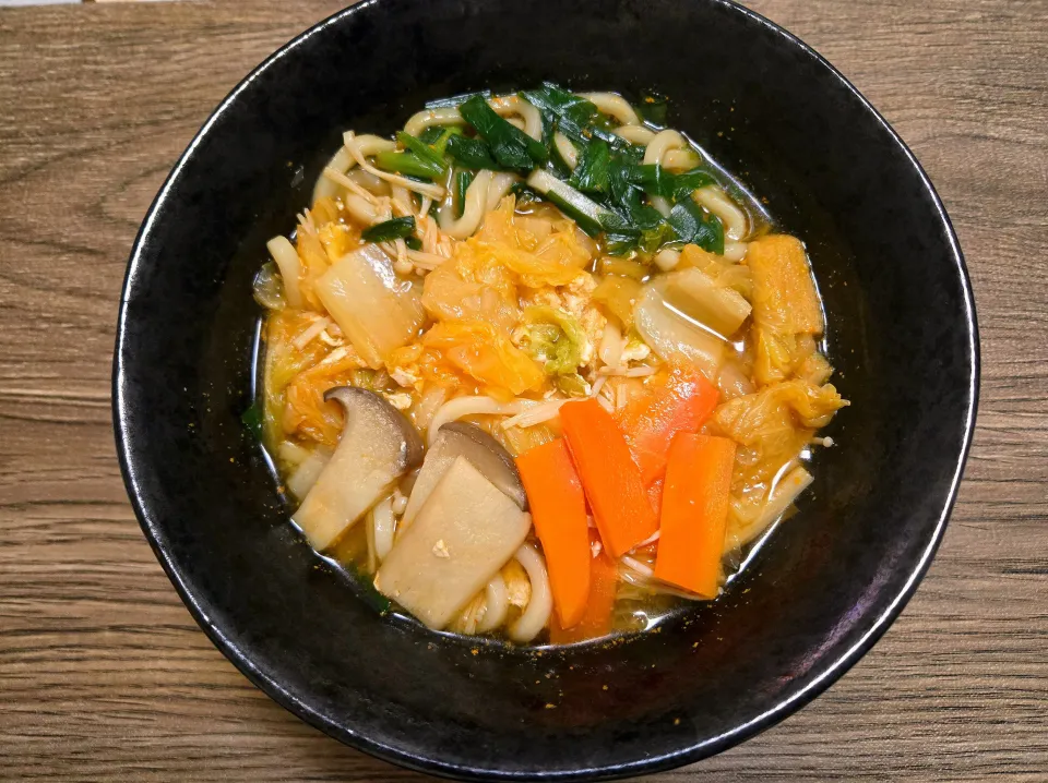 キムチ鍋の素で辛うどん|バンビさん