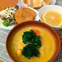 ☆ホワイトシチュー　☆カレーコロッケ　☆パン　☆グレープフルーツ|chikakoさん