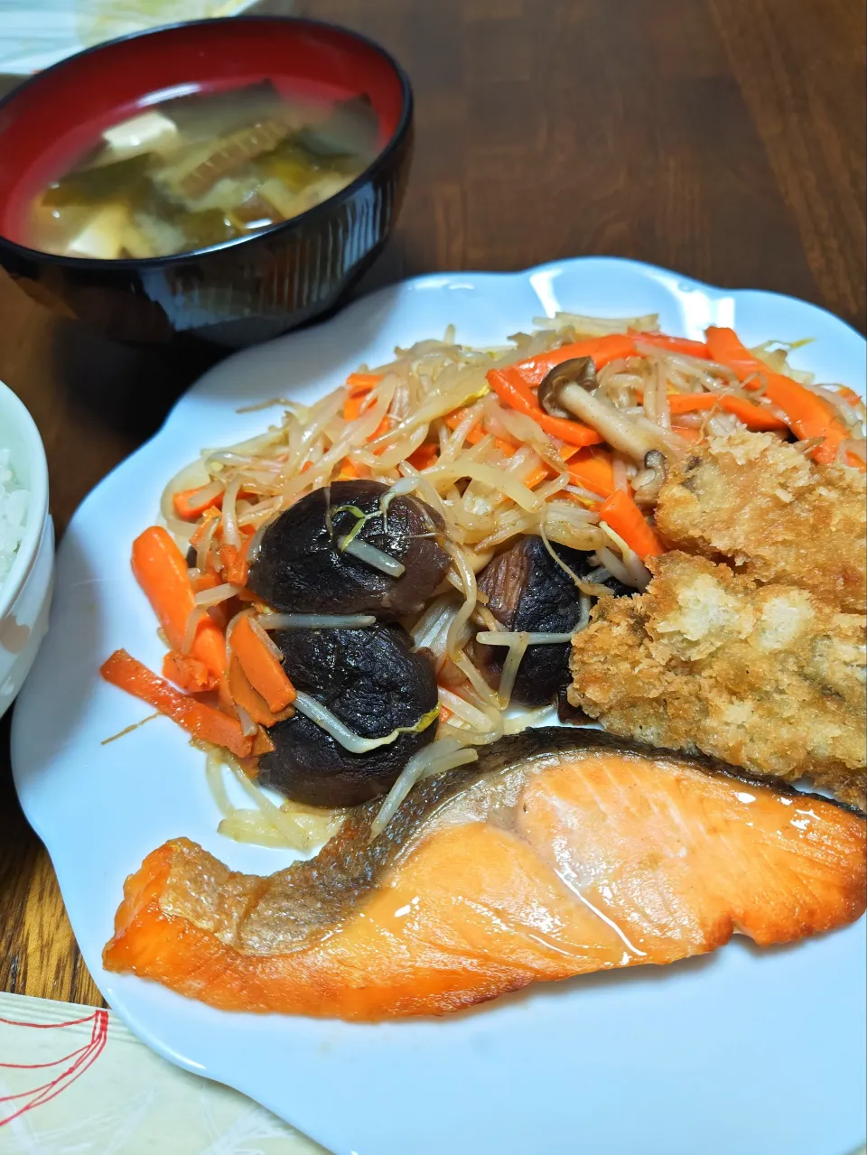 焼き鮭と野菜炒め定食(2026.02.01)|ひつジィ(macchinaの父)さん