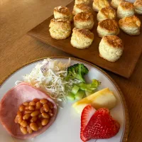 朝の焼きたてスコーン定食|ぶりぞうさん