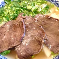 【2025年4月開業】 
【ハラル認証店】 
馬子禄 牛肉面 新宿店 
蘭州牛肉面 （麺の太さ：二細、1,050円） 
＋大根大盛 (200円) 
＠東新宿4分 
(JR新宿駅から徒歩10分)
26041
〈醤22塩8噌󠄀3タ2出2F2冷0チ1混1つ0〉| 大脇さん