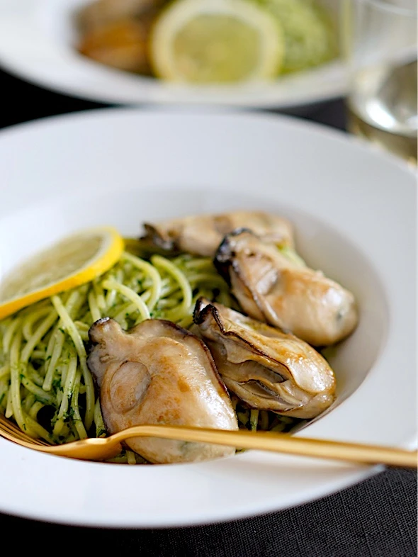 牡蠣の春菊ジェノベーゼパスタ|てつやさん